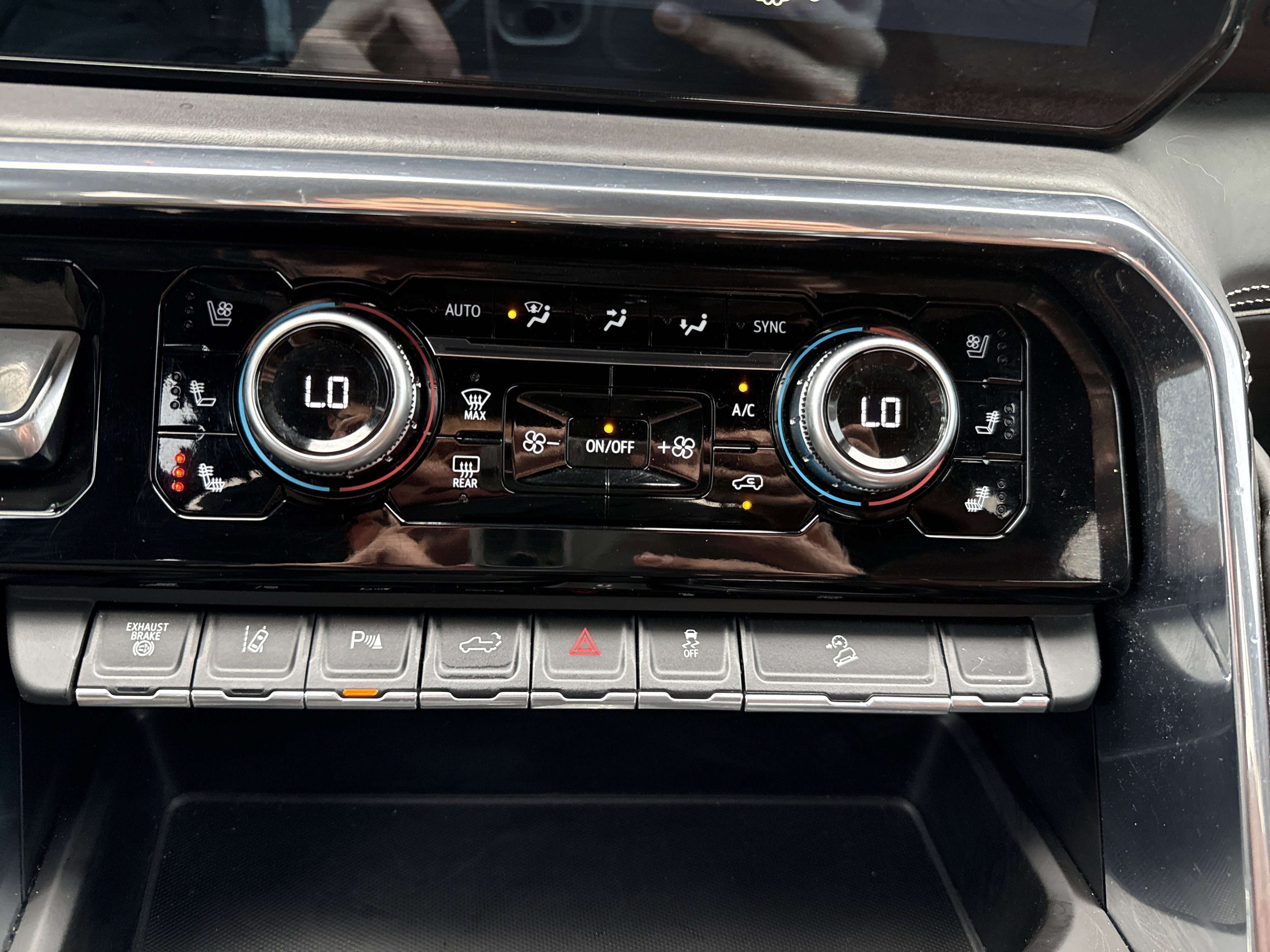 Used 2024 GMC Sierra 2500 Denali Ultimate image 23