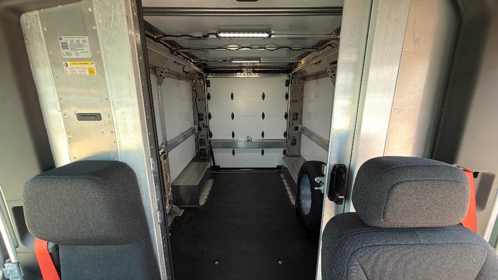 Used 2024 Chevrolet Brightdrop 400 w/ Commercial Equipment Package AWD/4WD image 27