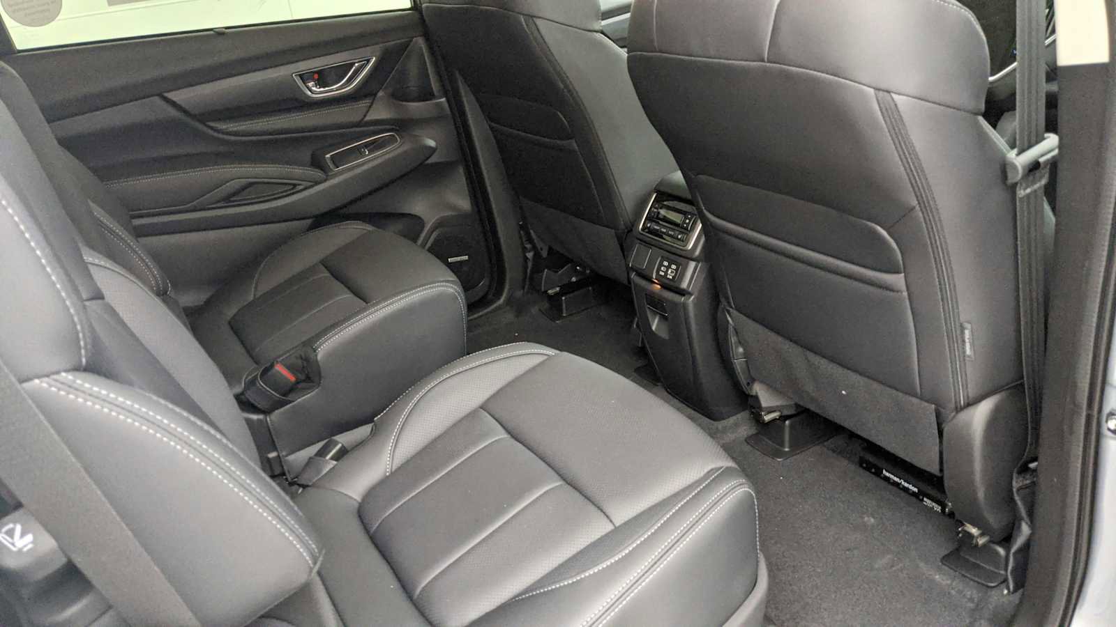 New 2025 Subaru Ascent Limited image 27