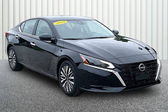 Used 2024 Nissan Altima 2.5 SV