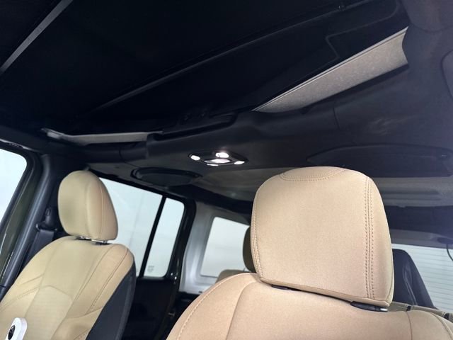 Used 2023 Jeep Wrangler Unlimited w/ Cold Weather Group image 12