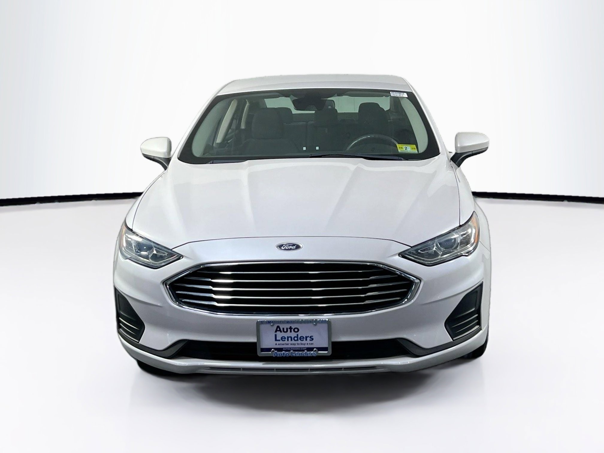 Used 2019 Ford Fusion SE FWD image 2