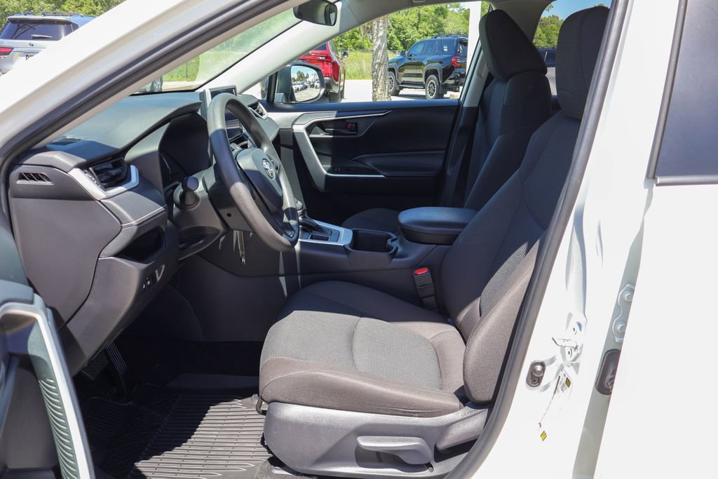 Used 2024 Toyota RAV4 LE image 7