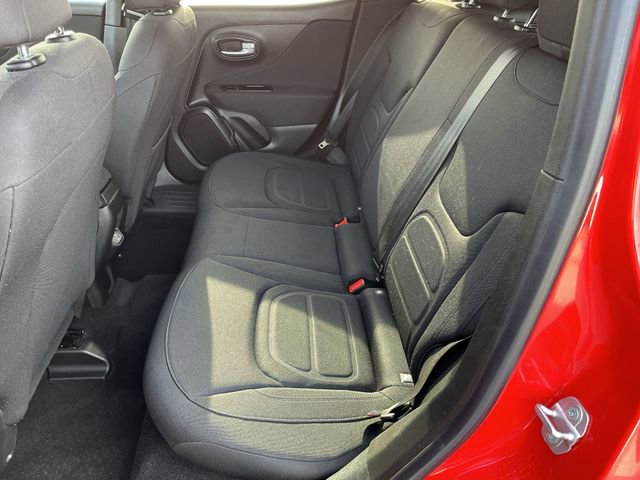 Used 2019 Jeep Renegade Latitude w/ Cold Weather Group image 26