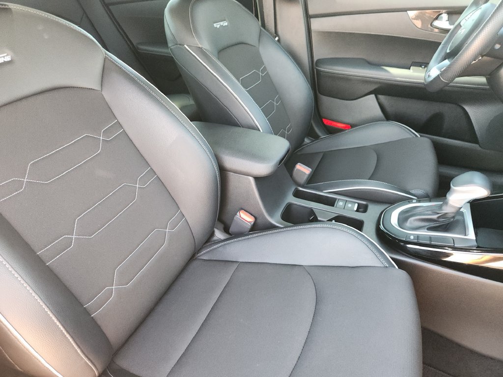 Used 2023 Kia Forte GT-Line w/ GT-Line Premium Package FWD image 15