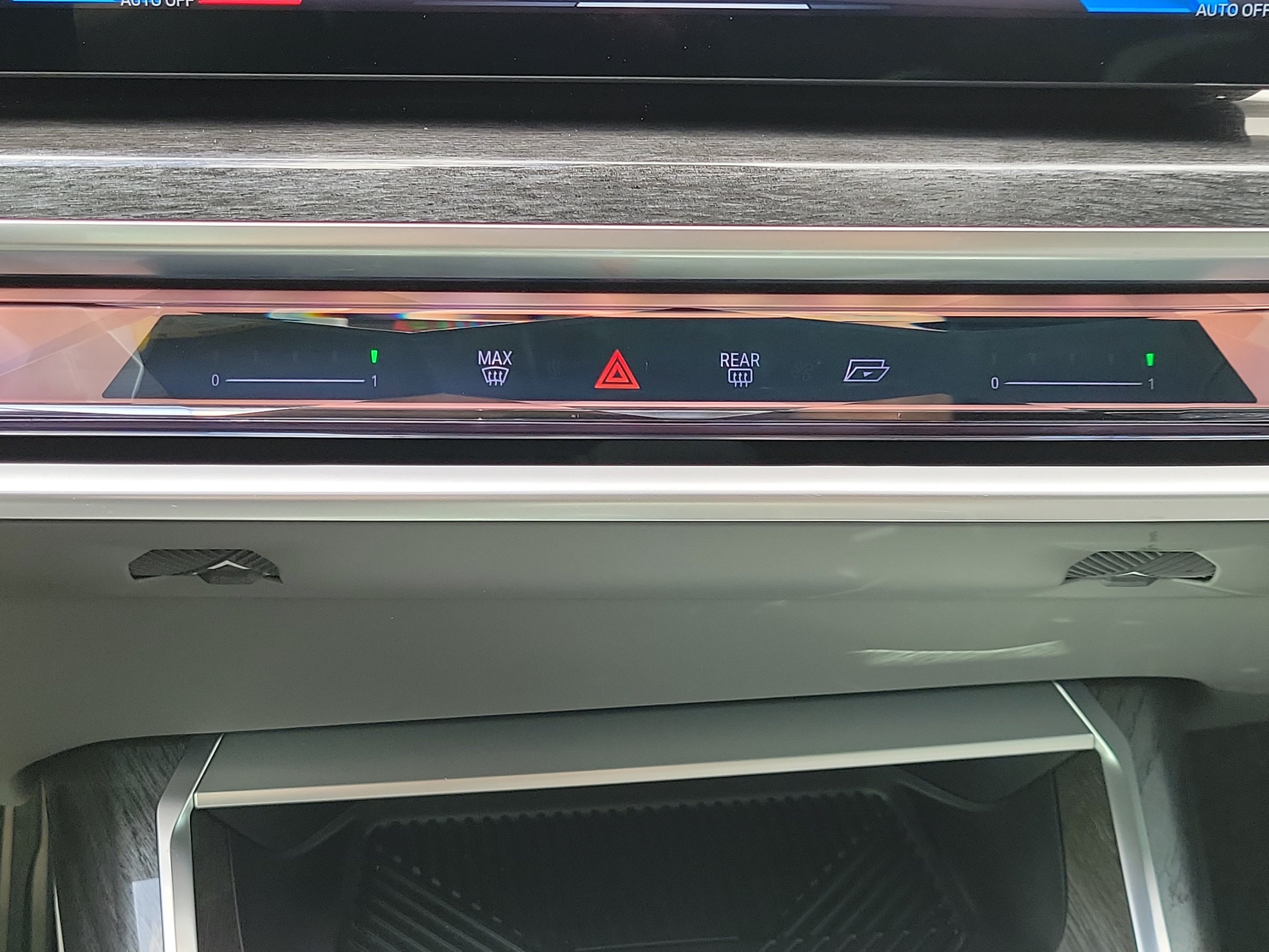 Certified 2024 BMW i7 xDrive60 AWD/4WD image 25