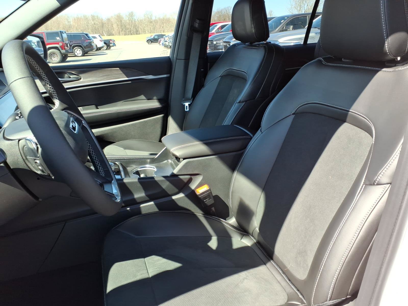 New 2026 Jeep Grand Cherokee L 4WD image 13