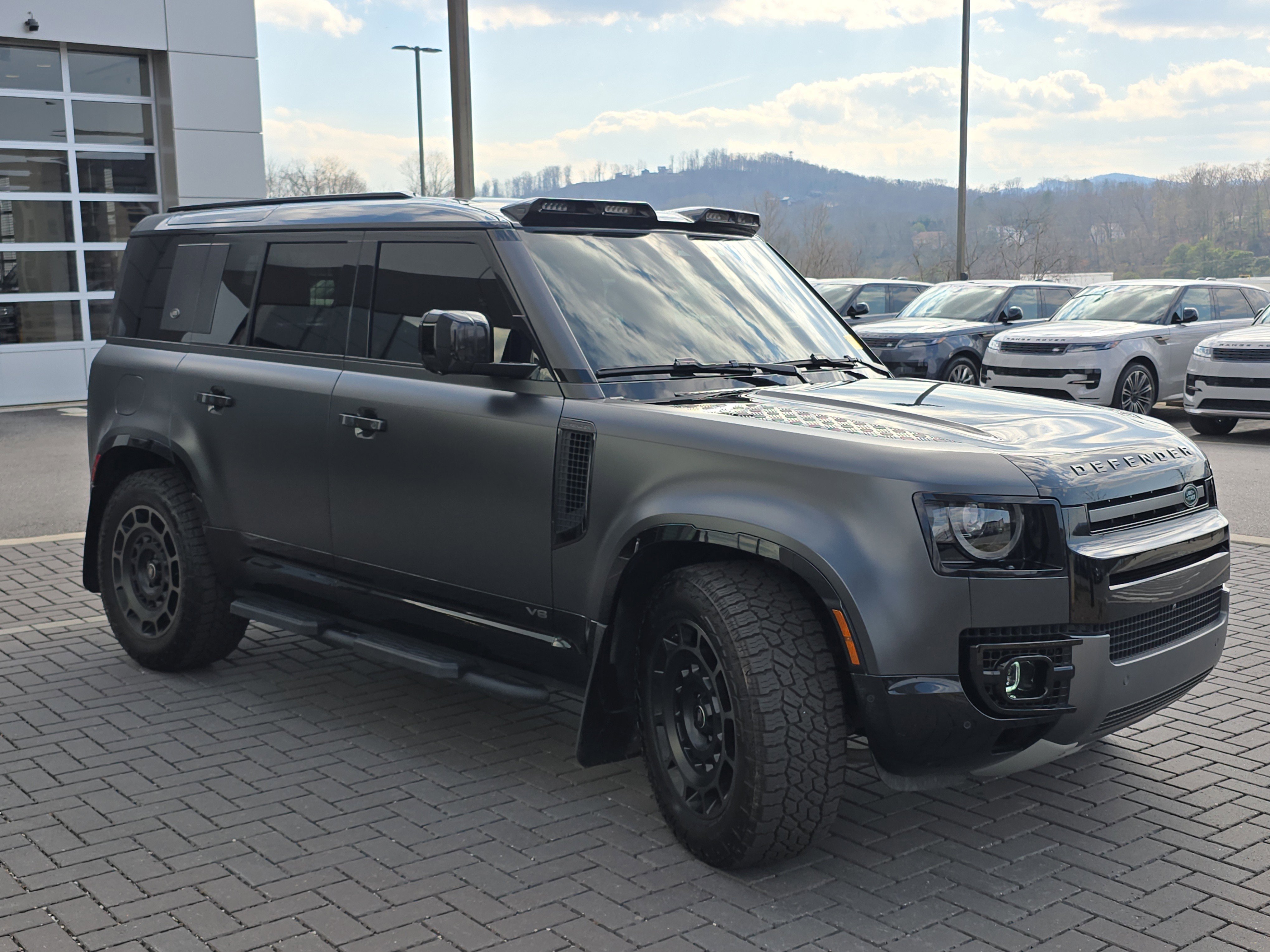 Used 2024 Land Rover Defender 110 Carpathian Edition image 3