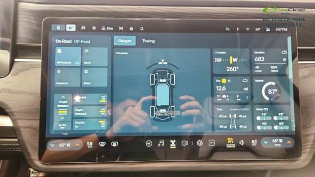 Used 2024 Rivian R1S Adventure AWD/4WD image 49