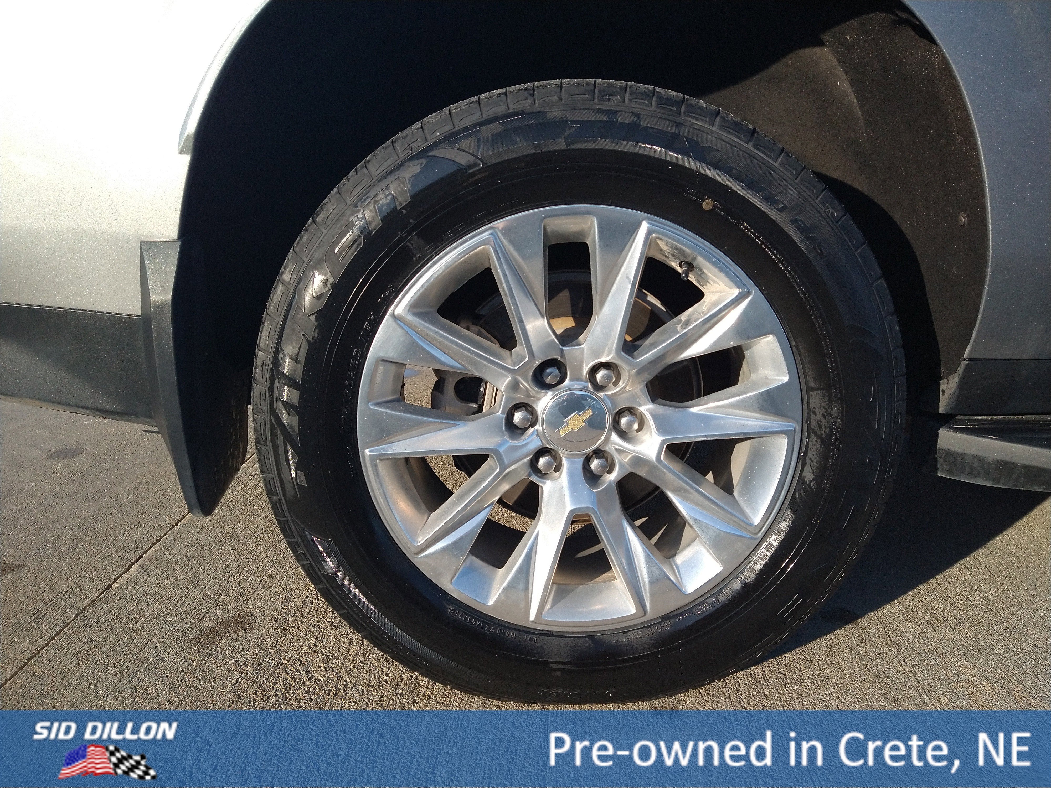 Used 2023 Chevrolet Suburban Premier image 14