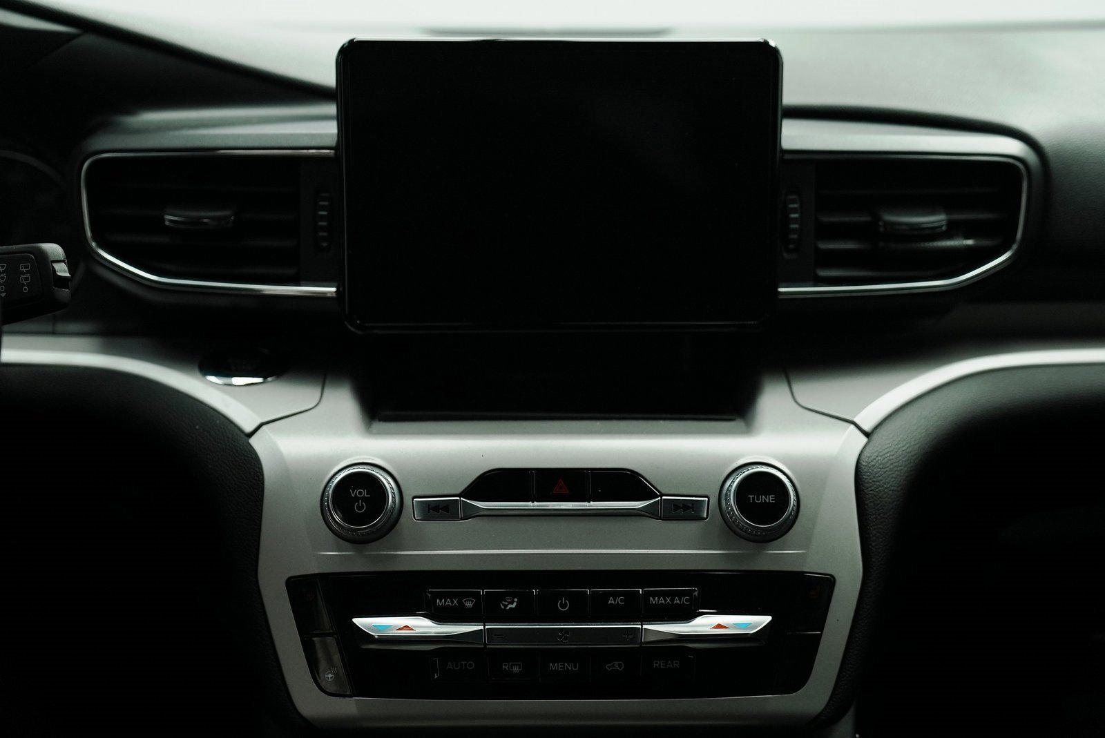 Used 2023 Ford Explorer XLT w/ Equipment Group 202A image 36