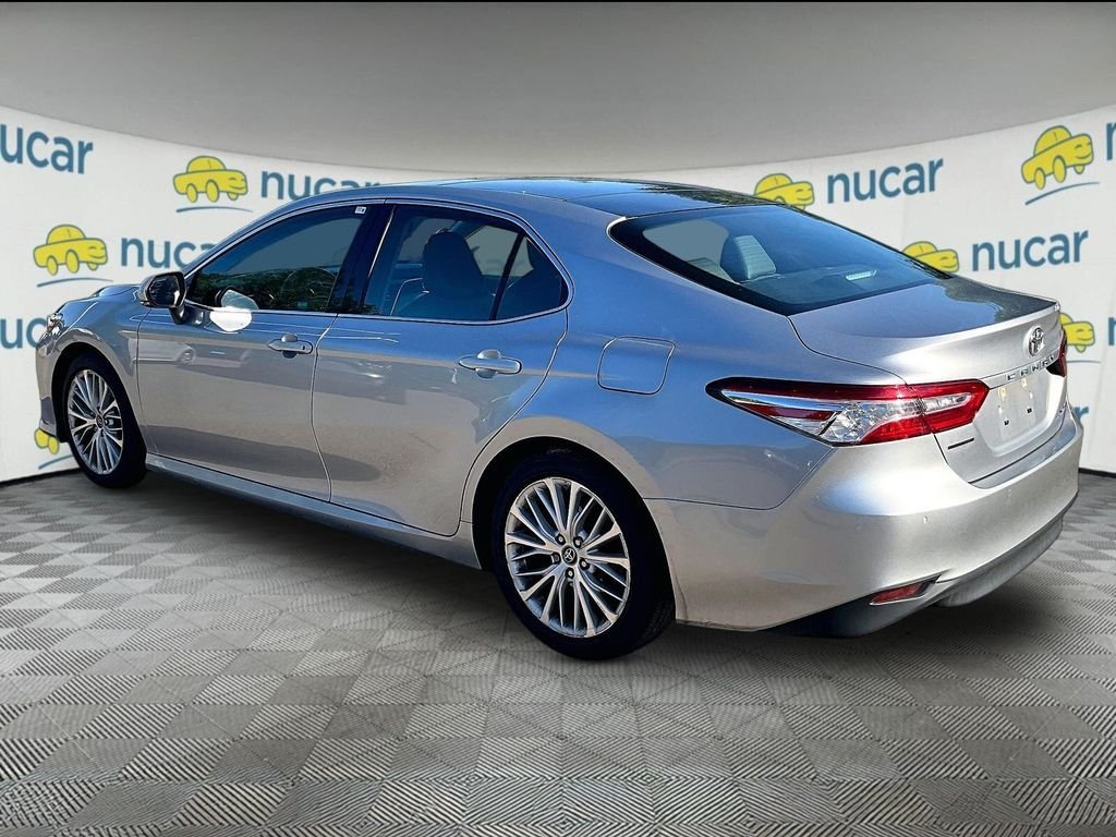 Certified 2018 Toyota Camry XLE FWD image 5