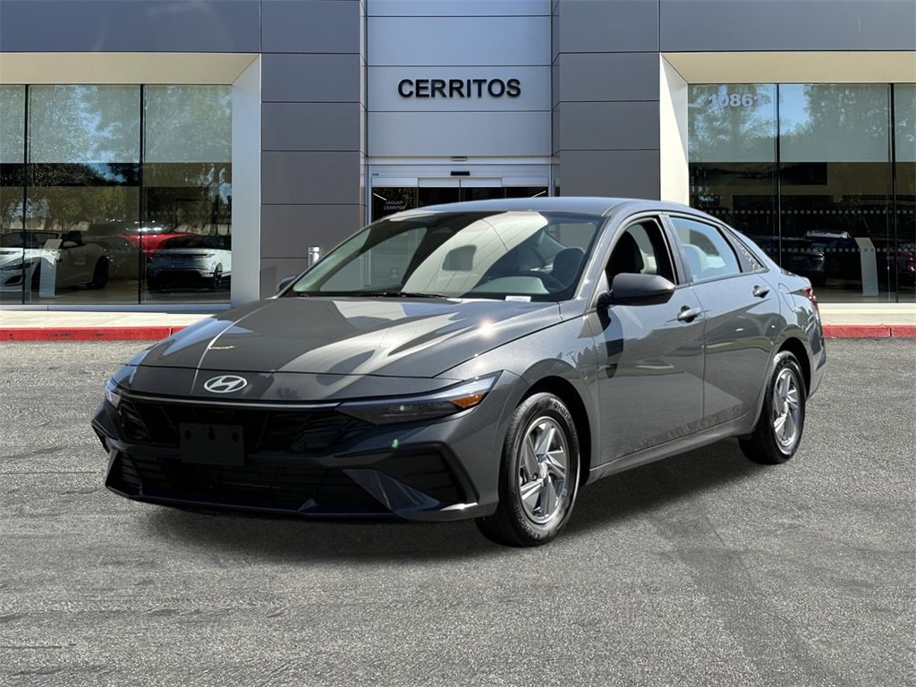 Used 2025 Hyundai Elantra SE w/ Cargo Package