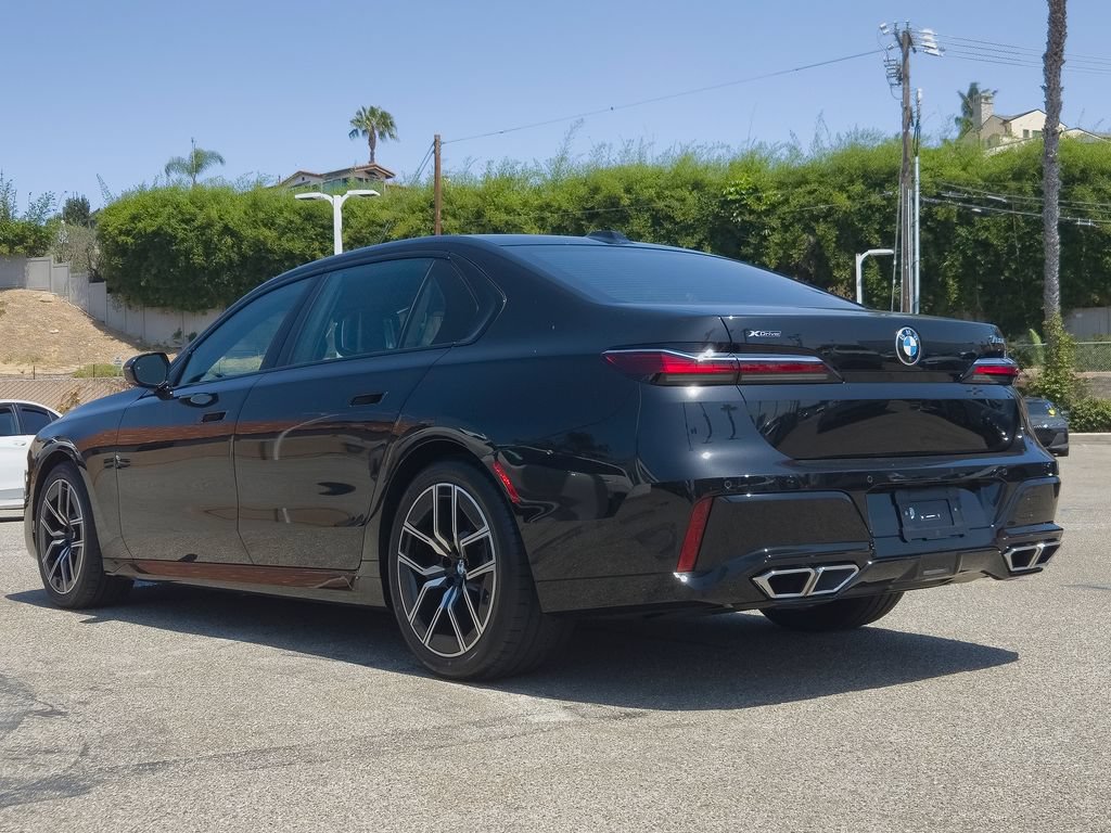 Used 2024 BMW 760i xDrive AWD/4WD image 25