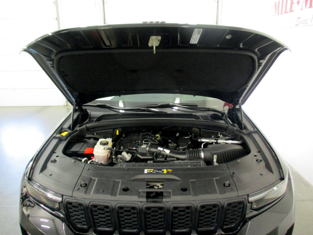 Used 2022 Jeep Grand Cherokee Altitude image 26