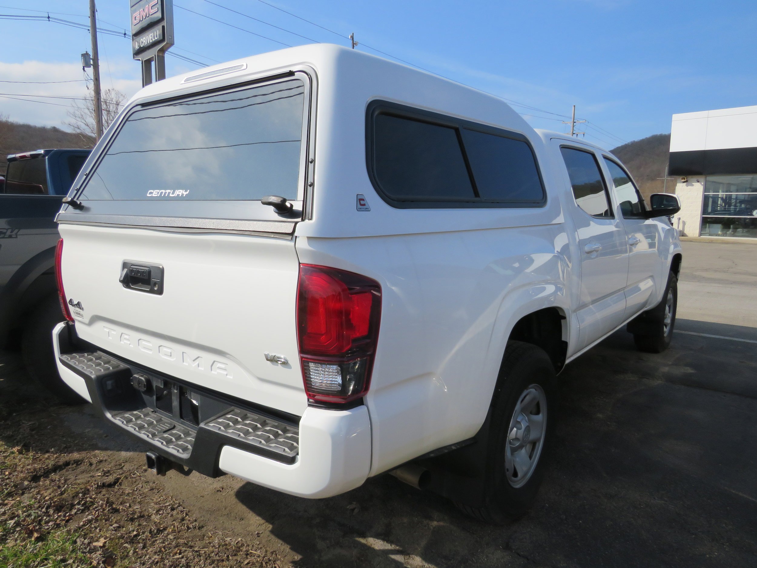 Used 2023 Toyota Tacoma SR image 6