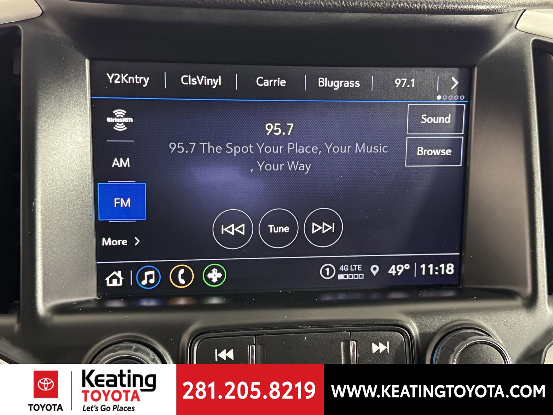 Used 2024 GMC Terrain SLT image 22