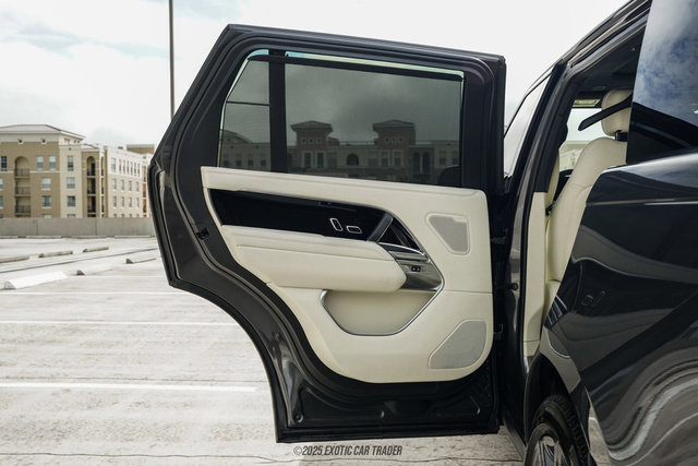 Used 2025 Land Rover Range Rover Long Wheelbase SE image 46