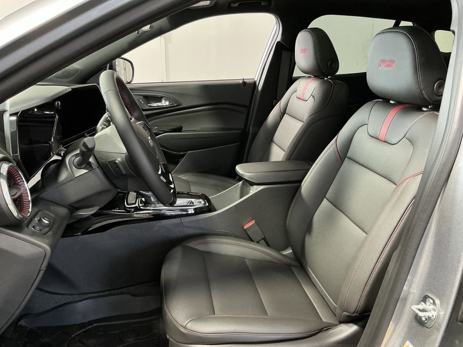 New 2026 Chevrolet Trax RS w/ Sunroof Package image 21