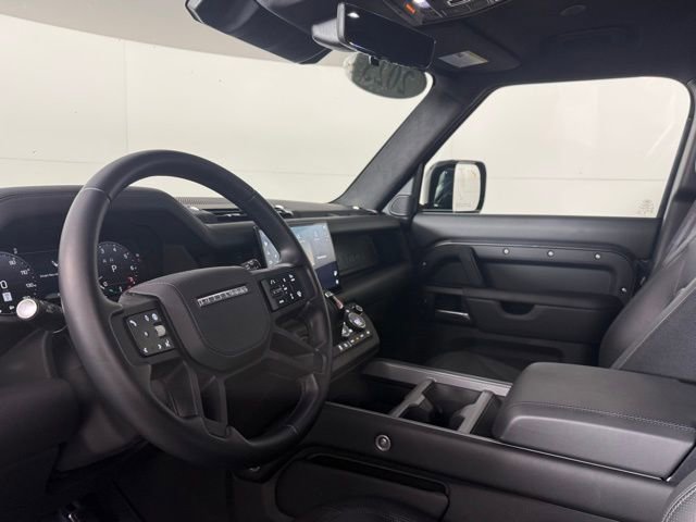 Used 2025 Land Rover Defender 130 V8 image 6