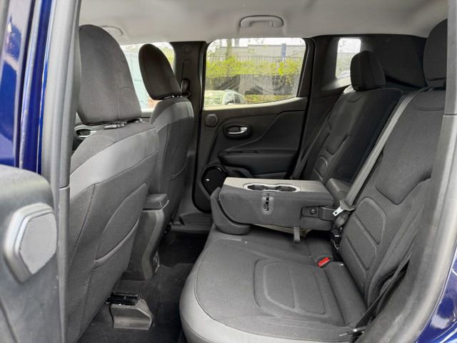 Used 2017 Jeep Renegade Altitude AWD/4WD image 6