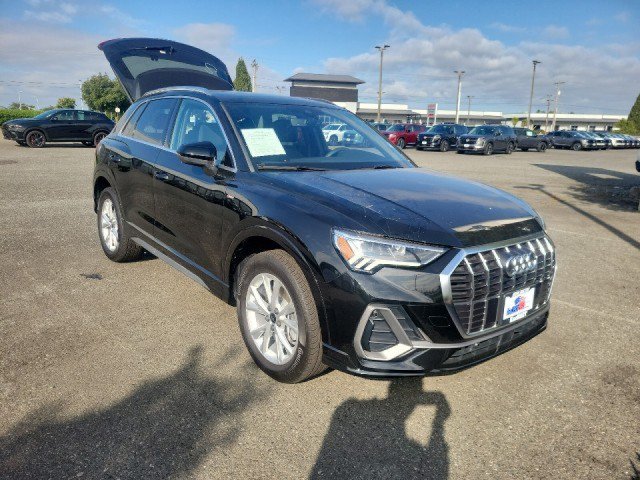 Used 2025 Audi Q3 2.0T Premium Plus w/ Premium Plus Package AWD/4WD image 3