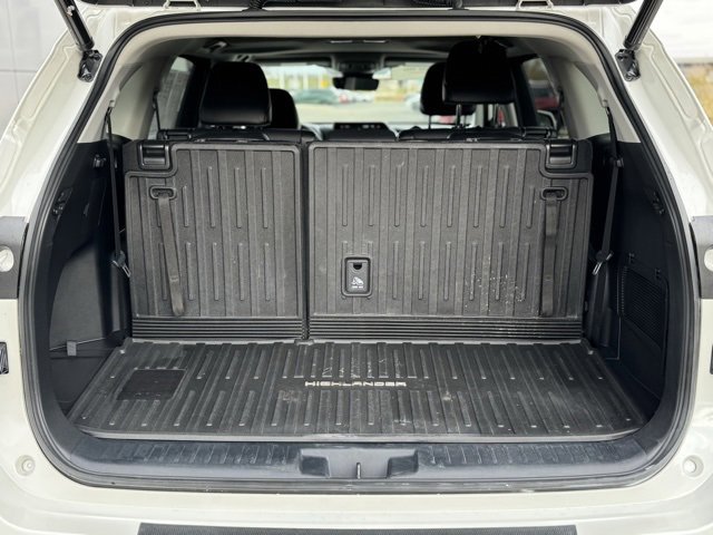 Certified 2021 Toyota Highlander XLE image 41