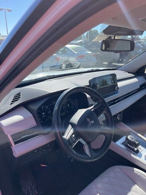 Used 2024 Mitsubishi Outlander SEL image 14