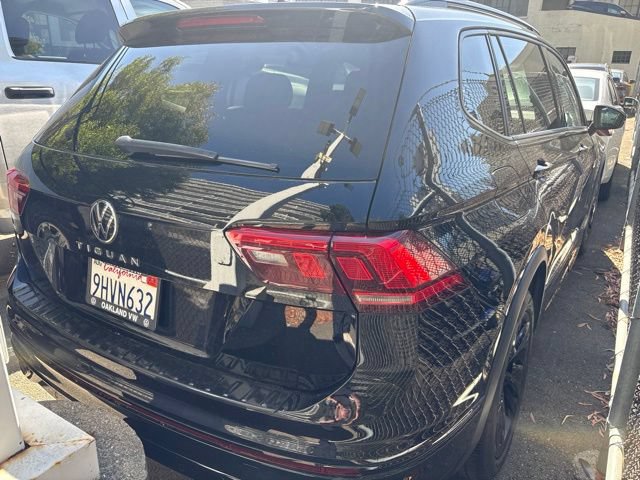 Certified 2023 Volkswagen Tiguan SE R-Line FWD image 2