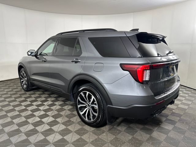 Used 2025 Ford Explorer ST-Line image 5
