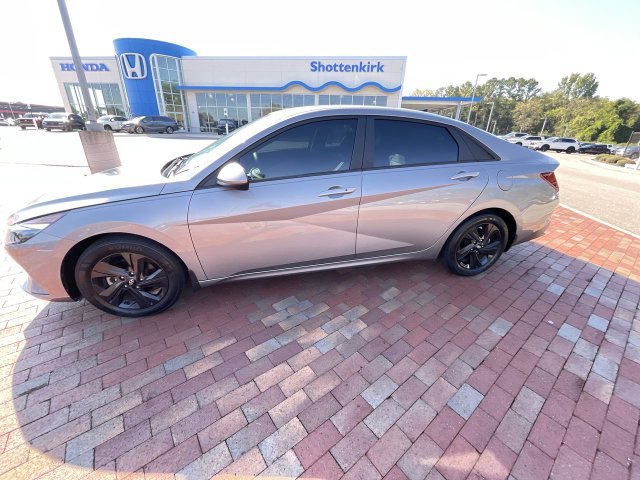Used 2023 Hyundai Elantra Blue FWD image 29