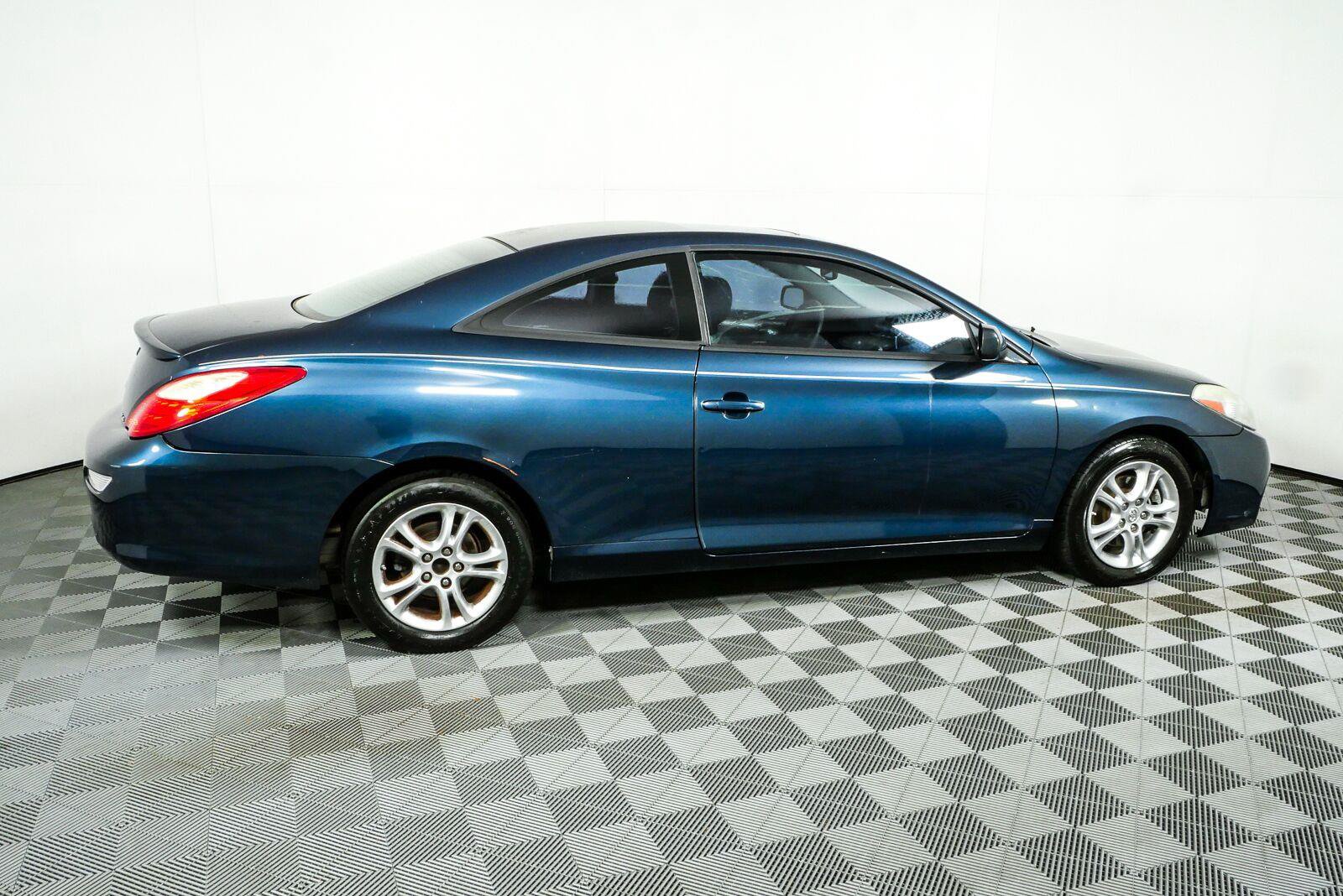 Used 2007 Toyota Solara SLE FWD image 2