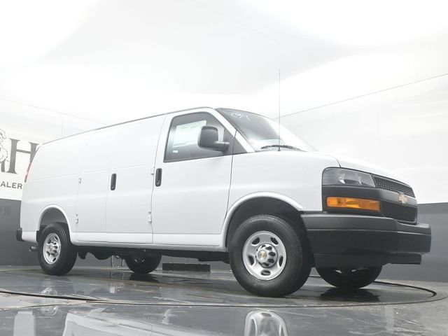 New 2026 Chevrolet Express 2500 image 2