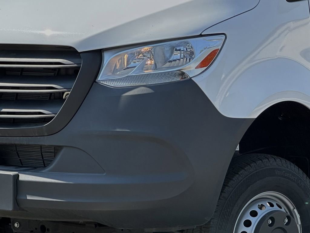 Used 2023 Mercedes-Benz Sprinter 3500 image 4