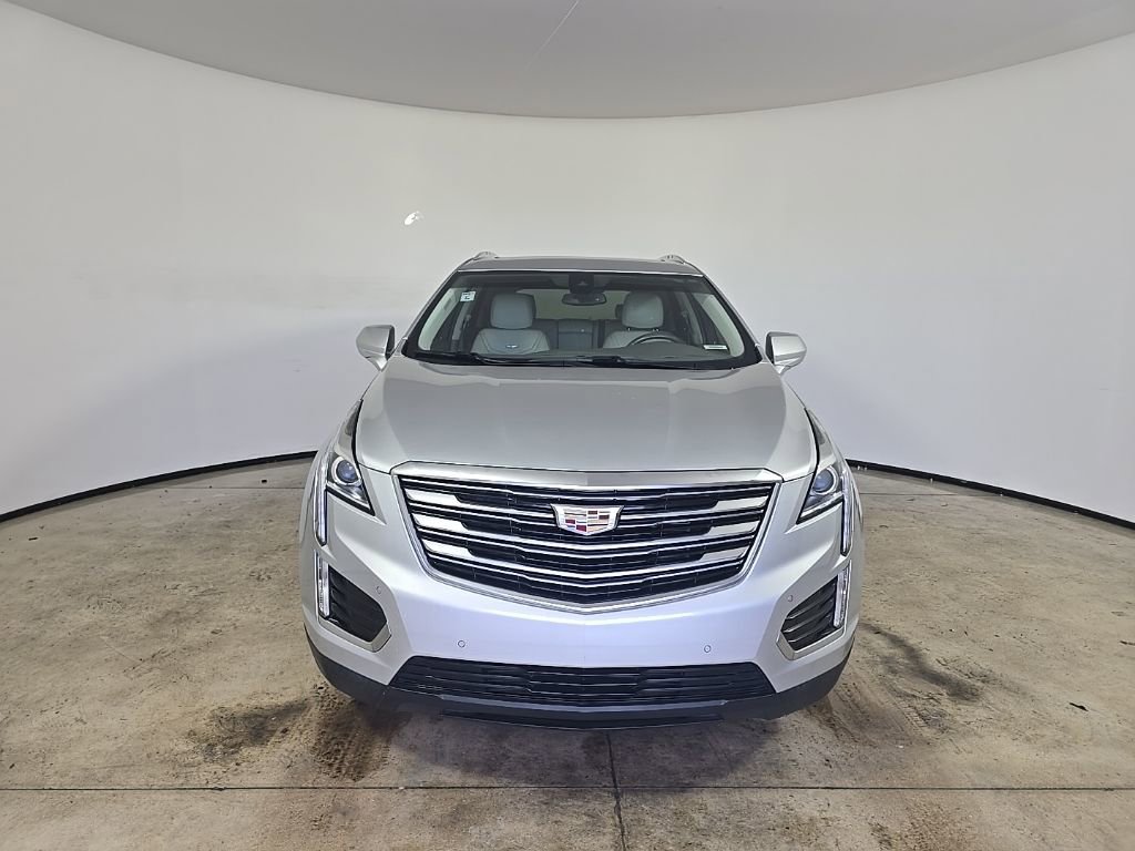 Used 2018 Cadillac XT5 Luxury w/ Driver Awareness Package image 3