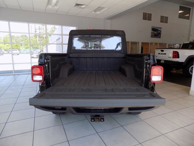 Certified 2023 Jeep Gladiator Sport AWD/4WD image 7
