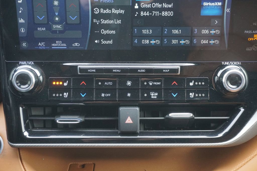 Used 2020 Toyota Highlander Platinum image 16