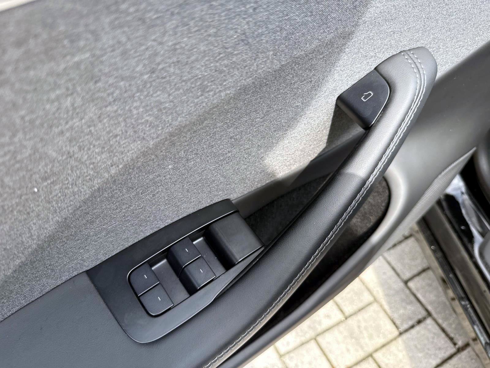 Used 2024 Tesla Model 3 Standard Range RWD image 17