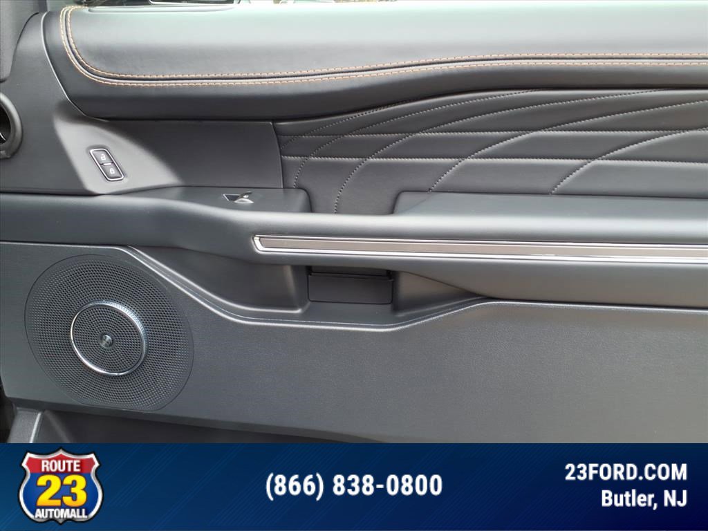 Certified 2023 Ford Expedition Platinum image 9