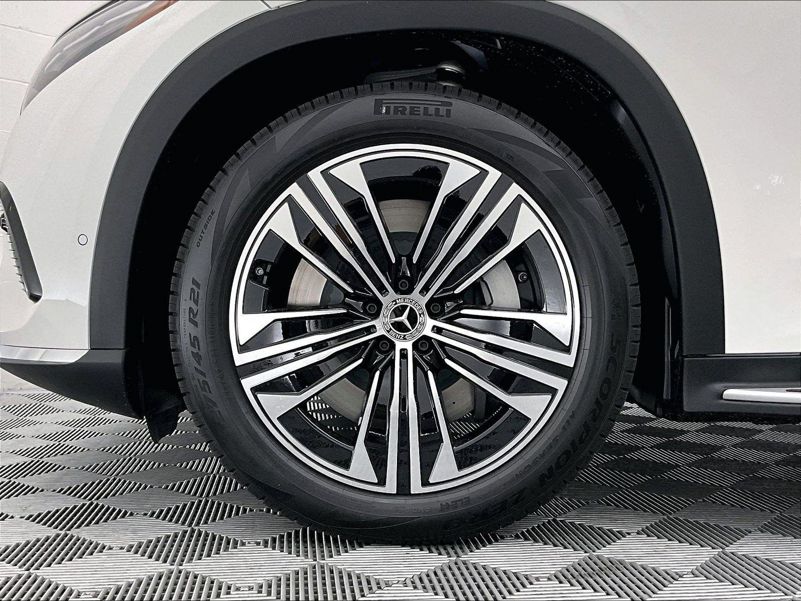 New 2026 Mercedes-Benz EQS 400 4MATIC SUV image 9