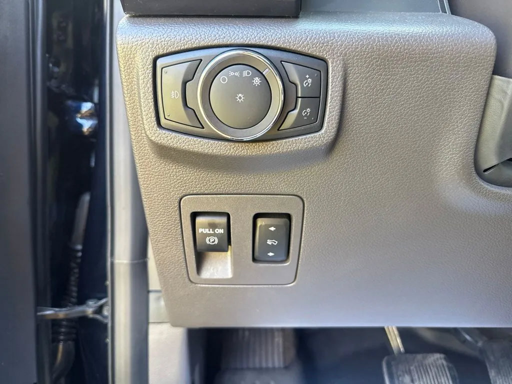 Used 2021 Ford Expedition Limited AWD/4WD image 21
