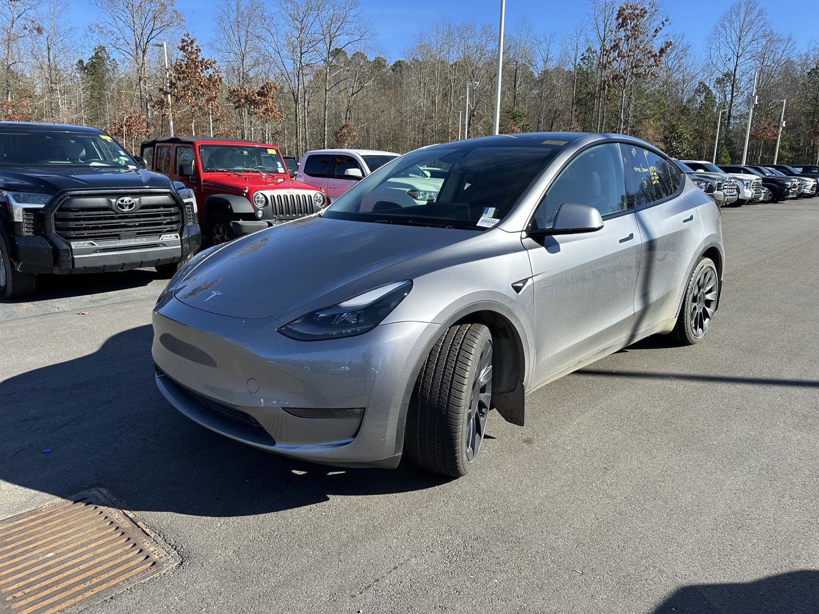 Used 2025 Tesla Model Y Long Range image 2