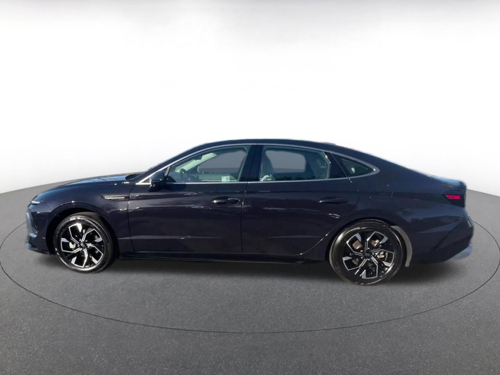 Used 2025 Hyundai Sonata SEL FWD image 10