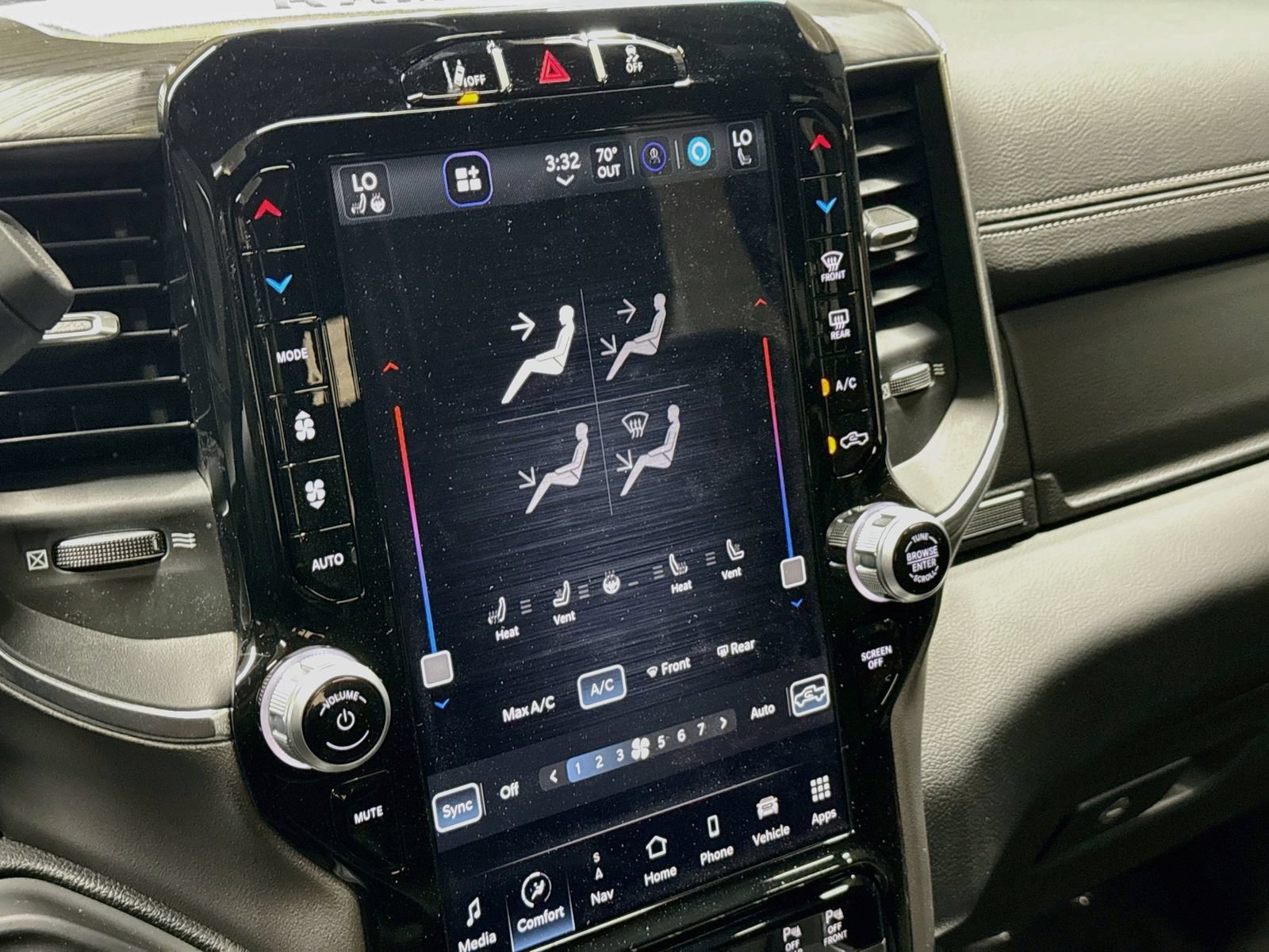 Used 2024 RAM 3500 Laramie w/ Night Edition AWD/4WD image 19