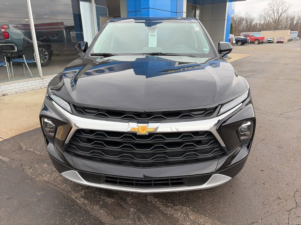 Used 2025 Chevrolet Blazer LT image 4