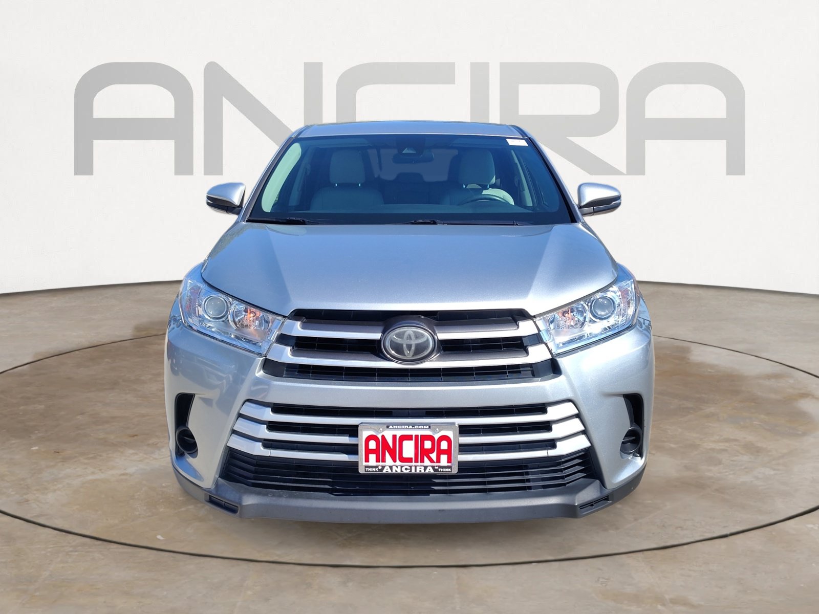 Used 2017 Toyota Highlander LE FWD image 5