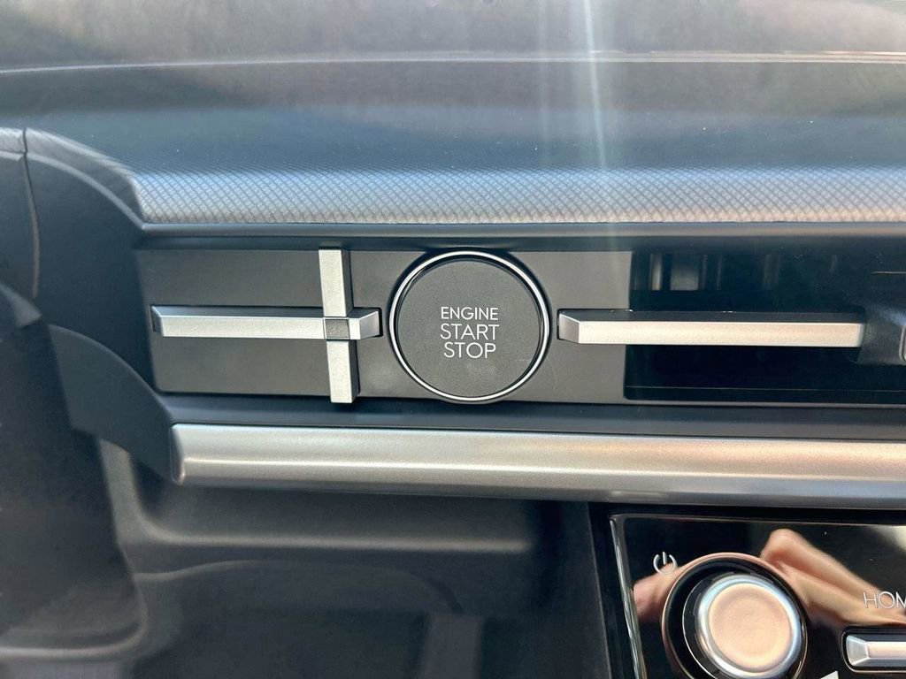 New 2026 Hyundai Santa Fe SE FWD image 31