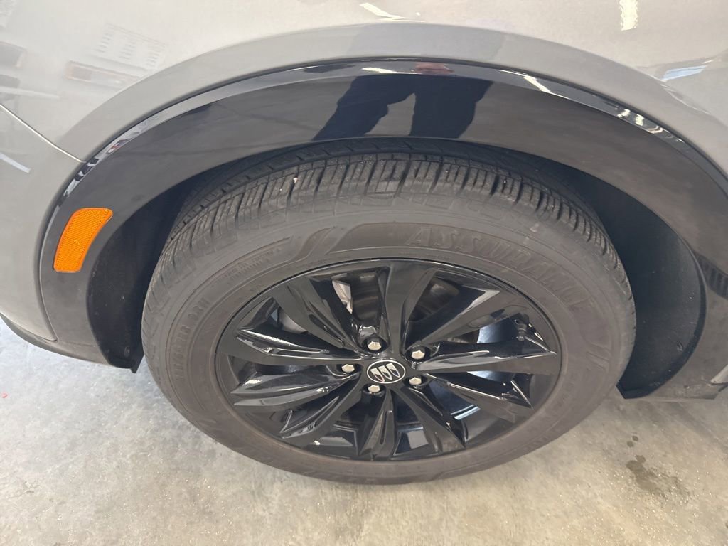 Certified 2025 Buick Envista Sport Touring FWD image 27