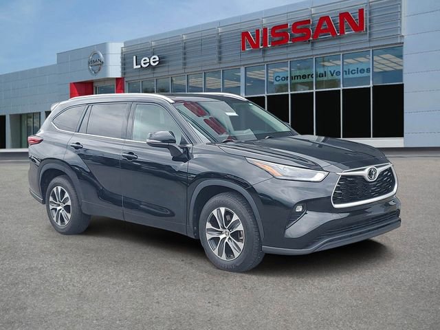 Used 2022 Toyota Highlander XLE
