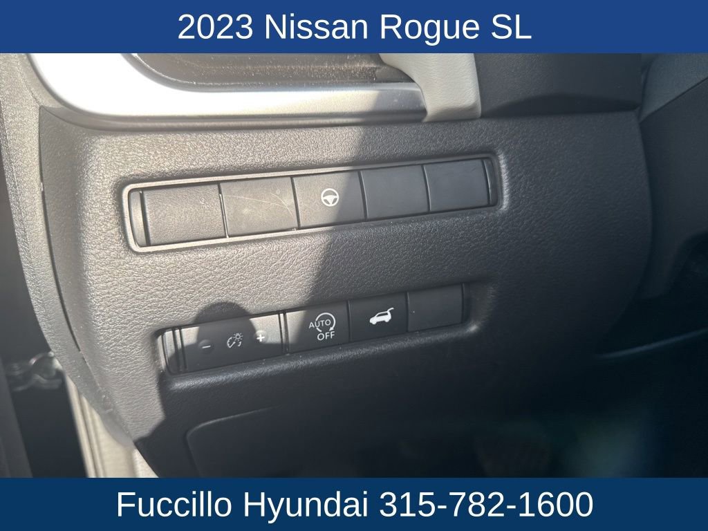 Used 2023 Nissan Rogue SL w/ SL Premium Package image 13